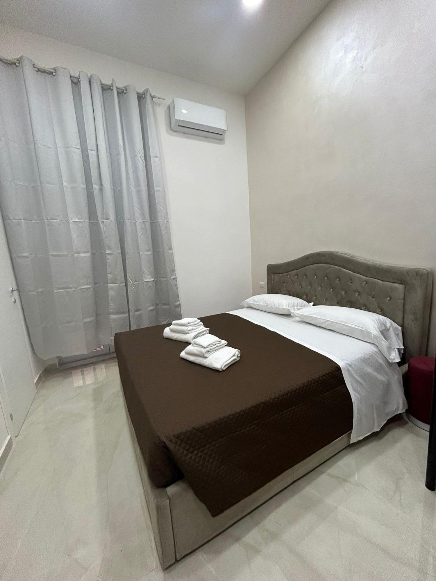 Luxury Rooms Carbonara 95 Napoli Eksteriør bilde